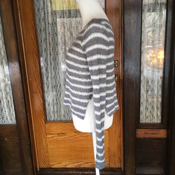 Hollister sweater gray white striped size Medium - Picture 4 of 8